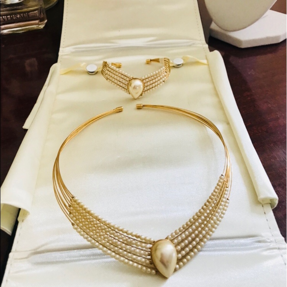 Vintage Set of Choker Pearl Necklace and Bracelet